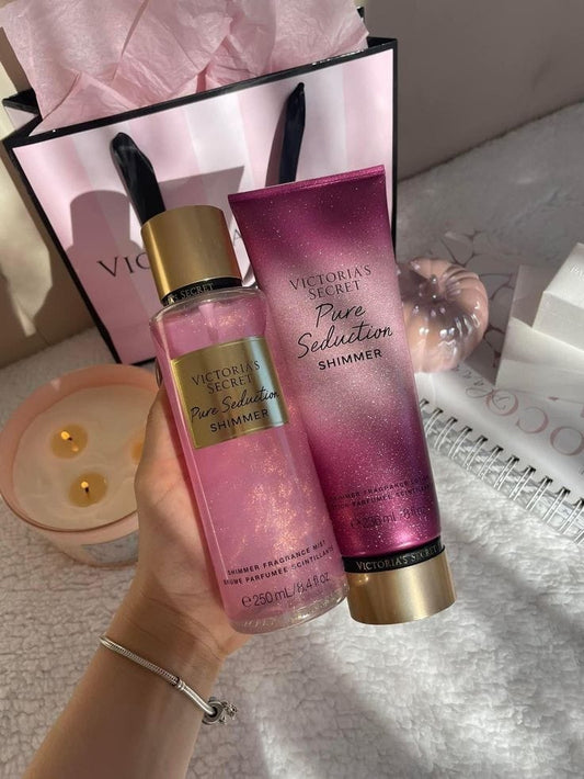 VICTORIAS SECRET PURE SEDUCTION SHIMMER BODY MIST 250ML +BODY LOTIONI 236ML  PARA MUJER